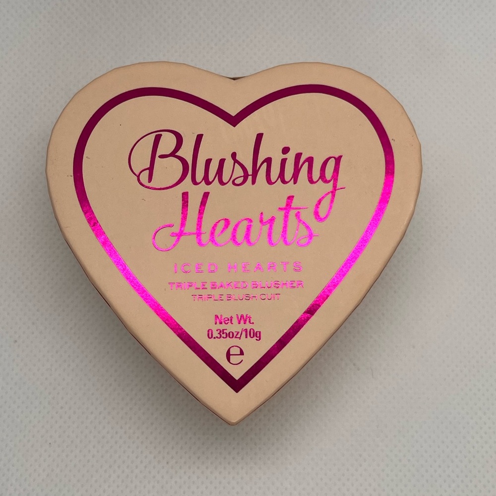 I Heart Revolution Blushing Hearts Triple Baked Blusher – Iced Hearts (NEW)